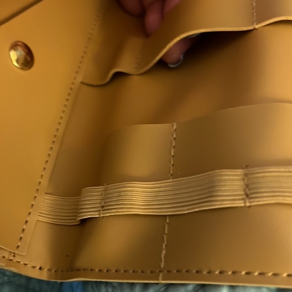 Glass Ladder and Co Tech Roll Organizer - Picture 5 of 8